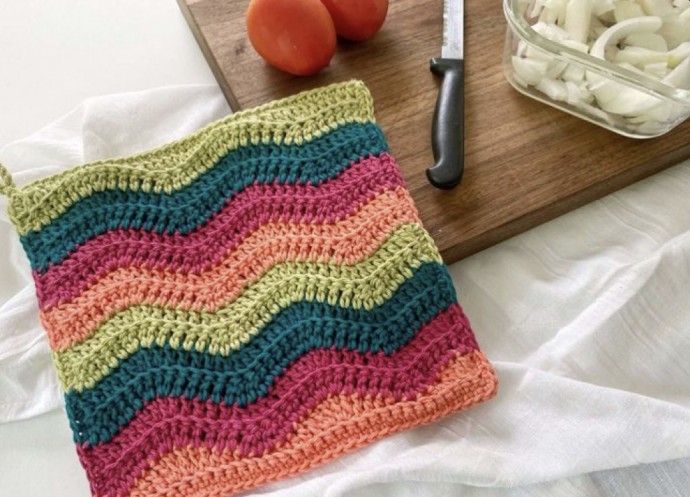 How to Crochet A Wavy Ripple Square Potholder