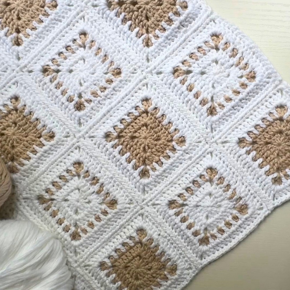 Crochet Granny Square Baby Blanket: Step-by-Step Guide for Beginners and Experts