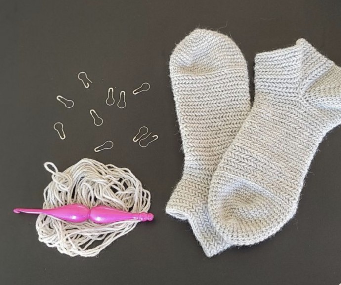 Fishbone Crochet Ankle Socks