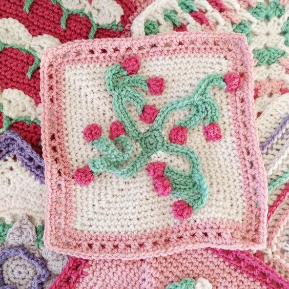Create Your Colorful Crochet Berries Granny Square: A Fun and Detailed Pattern Guide