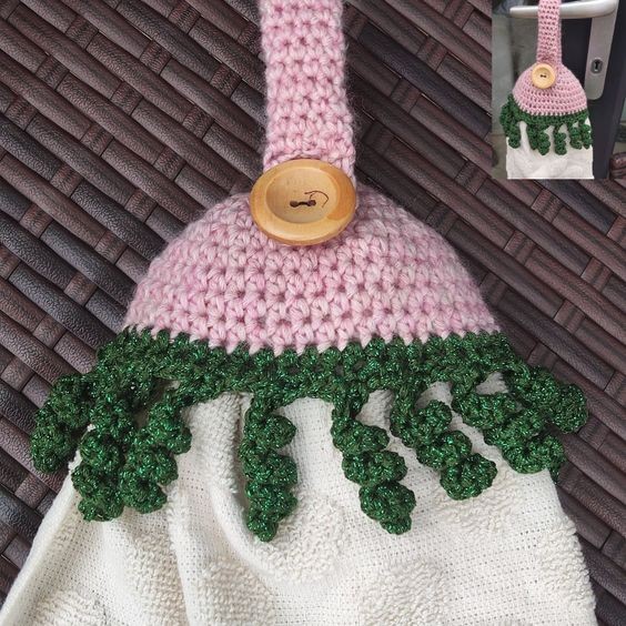 Create Your Own Crochet Towel Topper: A Stylish and Practical Accessory for Every Home