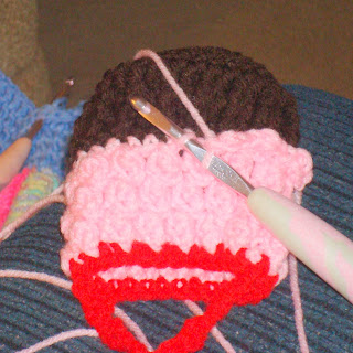Create a Whimsical Cupcake-Themed Crochet Bottle Cozy for Stylish Insulation