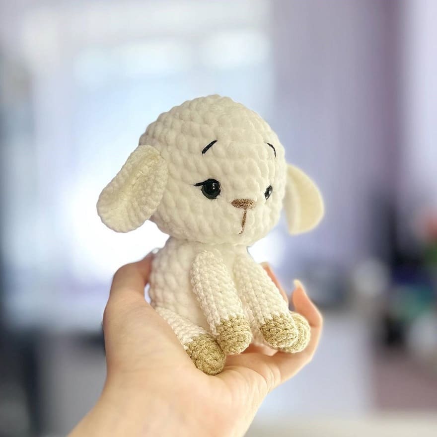 Create an Adorable Crochet Lamb with This Fun and Easy Pattern