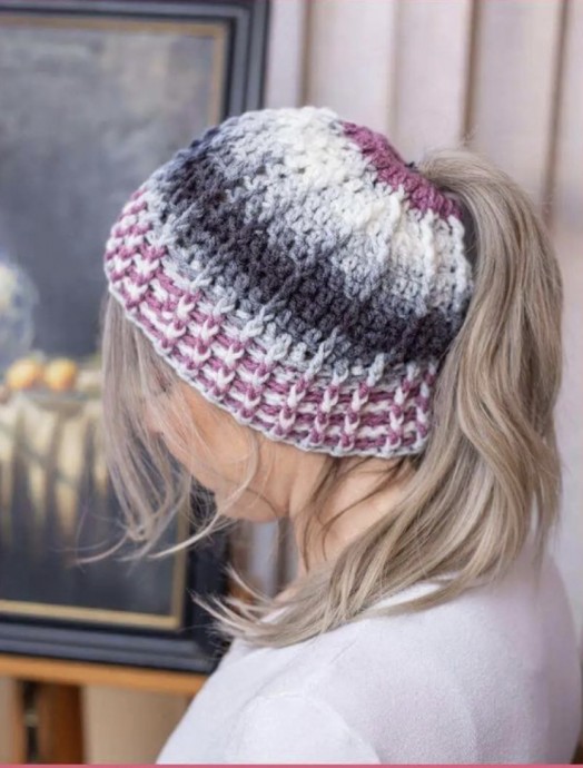 Discover Em's Free Crochet Messy Bun Hat: The Stylish and Functional Accessory for Chilly Days Discover Em's Free Crochet Messy Bun Hat: The Stylish and Functional Accessory for Chilly Days