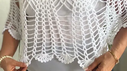 Create Your Own Trendy Crochet Women's Poncho – A Step-by-Step Guide
