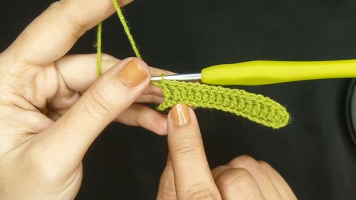 Create Adorable Crochet Baby Booties: A Step-by-Step Guide for New Parents