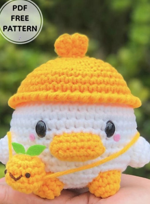 Duck With a Hat Amigurumi