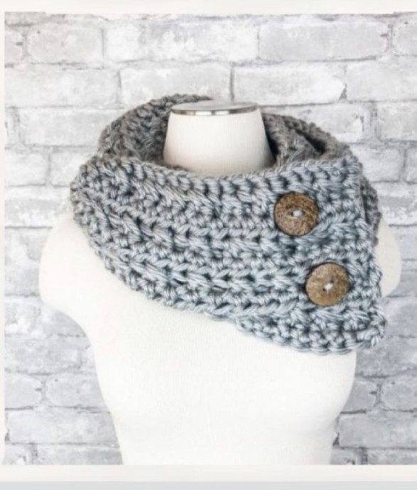 Crochet Jolie Chunky Button Scarf