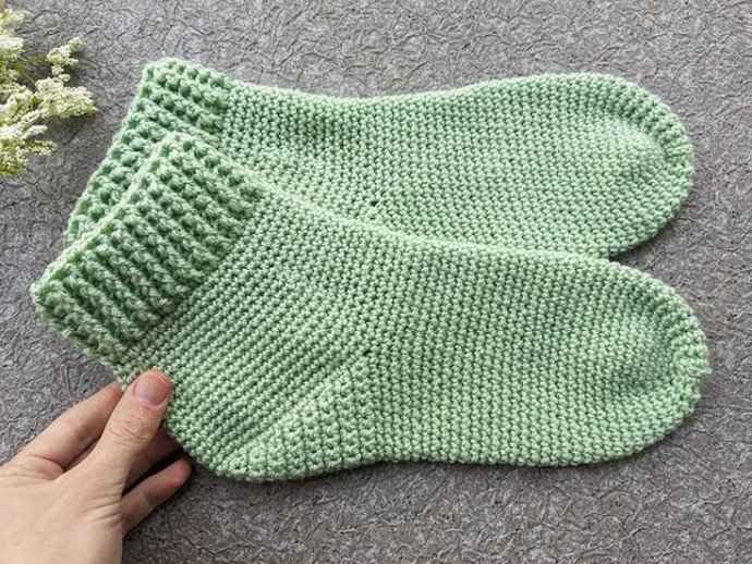 Create Cozy Crocheted Socks: A Step-by-Step Guide to Handmade Comfort Create Cozy Crocheted Socks: A Step-by-Step Guide to Handmade Comfort