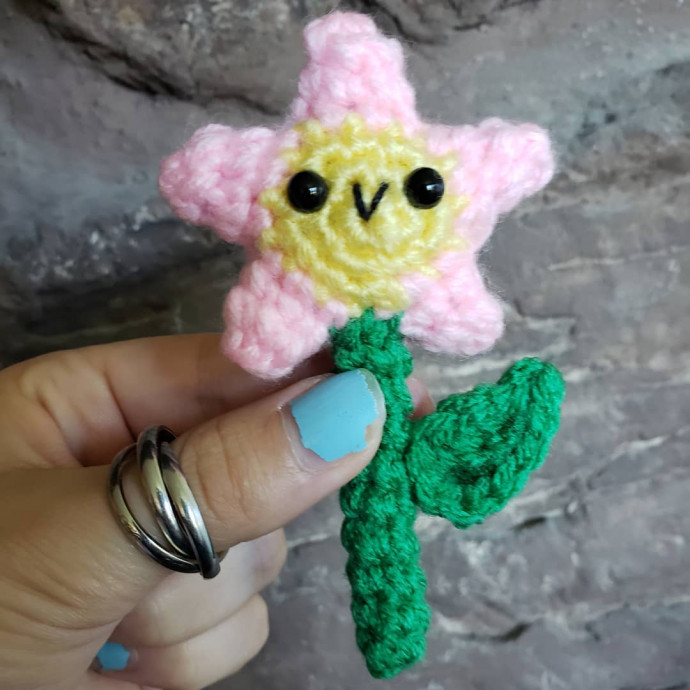 Create Your Own Fragrant Flower Amigurumi: A Step-by-Step Guide for DIY Crafters