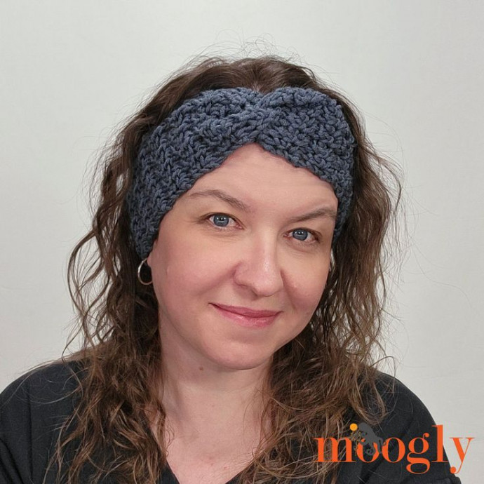 Craft Your Own Crochet Blueberry Twist Headband for a Stylish Look