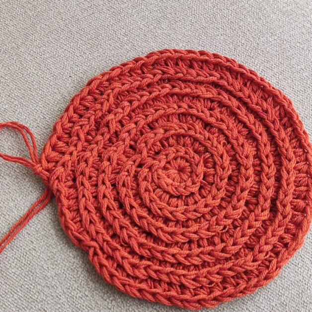 Create a Cozy Crochet Sunflower Coaster: A Step-by-Step Guide with Supplies and Pattern
