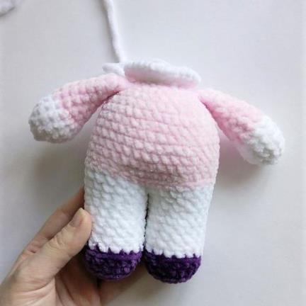 Create an Adorable Crocheted Kitty with Easy Steps and Materials
