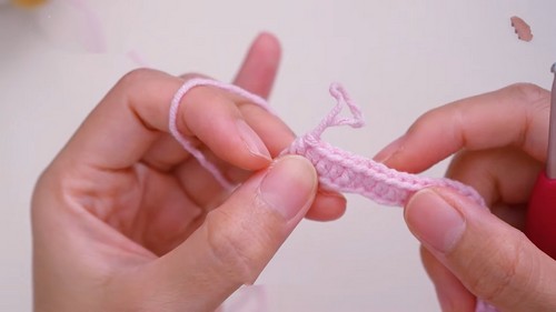 How to Create Adorable Crochet Ribbon Bows for Any Project