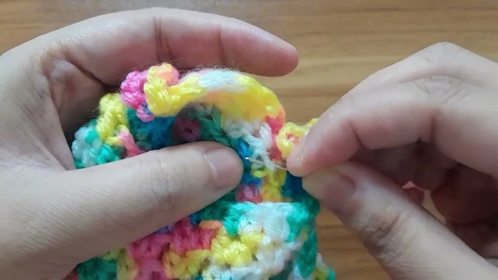 Create Your Own Colorful Crochet Rainbow Phone Bag Using the 2HDC Stitch