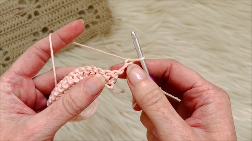 Master the Crochet Daisy Stitch: A Step-by-Step Guide to Floral Crochet Patterns