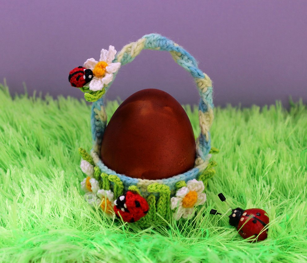 Create Your Own Charming Crochet Easter Basket with Chamomile Flowers: A Step-by-Step Guide