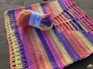 Create Your Own Stunning Crochet Top with V-Neck on the Back - A Beginner's Guide
