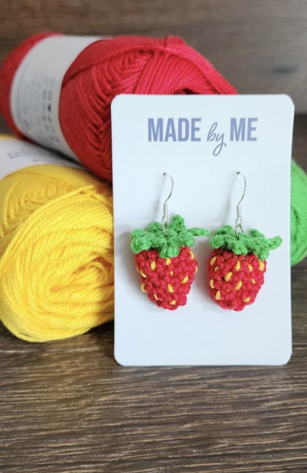 Adorable Crocheted Strawberries: Perfect Summer Projects and Decorations Adorable Crocheted Strawberries: Perfect Summer Projects and Decorations