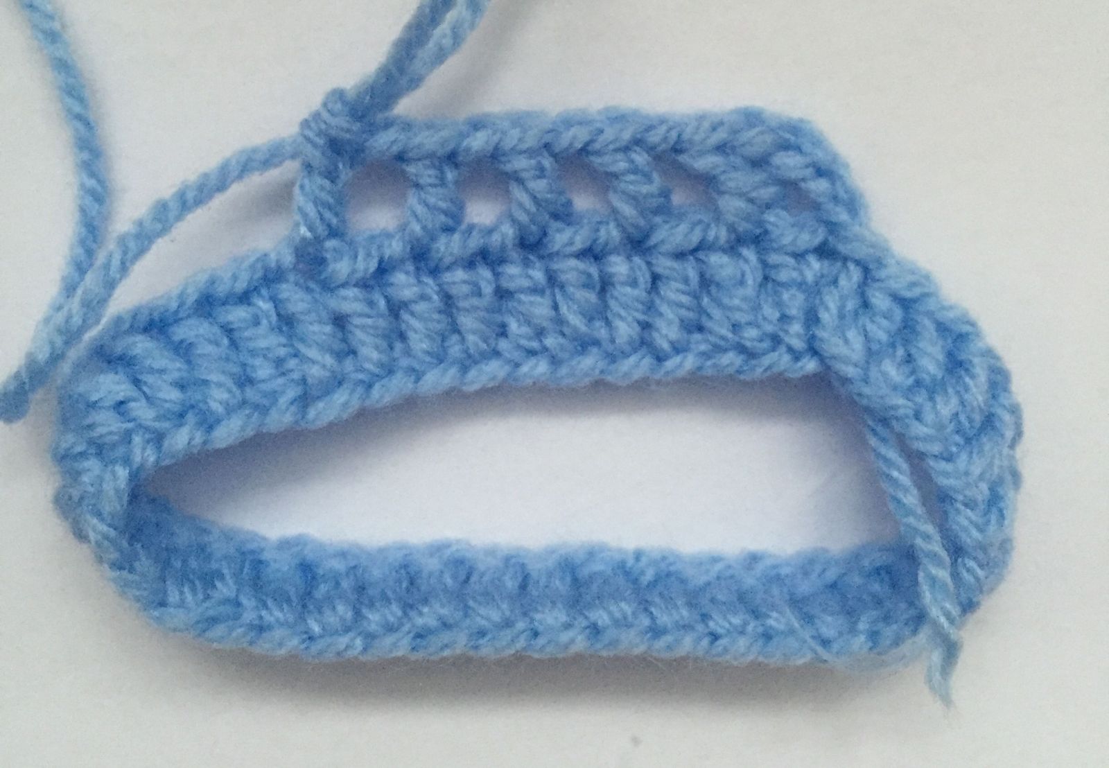 Create Cozy and Stylish Crochet Hand Sleeves: A Step-by-Step Guide