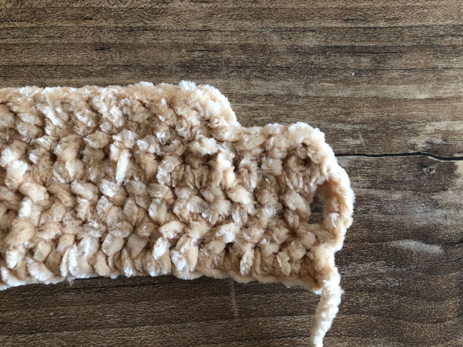 Create Adorable Crochet Baby Scarves: A Step-by-Step Guide to Keep Your Little Ones Stylish and Warm
