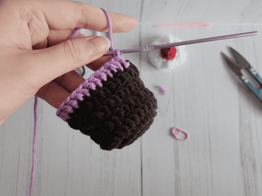 Create a Charming Canel&eacute; Crochet Pattern: Step-by-Step Guide with Materials and Instructions