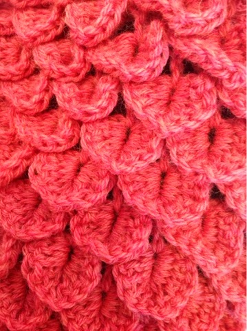 Discover the Crochet Coral Crocodile Cowl: A Stylish and Cozy Accessory for Winter
