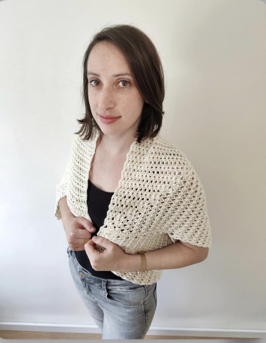 Quick and Easy Cocoon Shrug Project with Simple Materials for Beginners Quick and Easy Cocoon Shrug Project with Simple Materials for Beginners