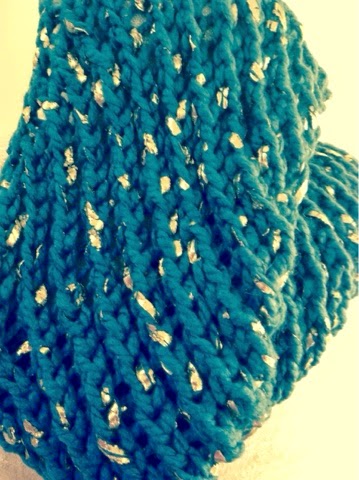 Cozy and Stylish Crochet Gold Leaf Cowl Pattern for Winter Elegance