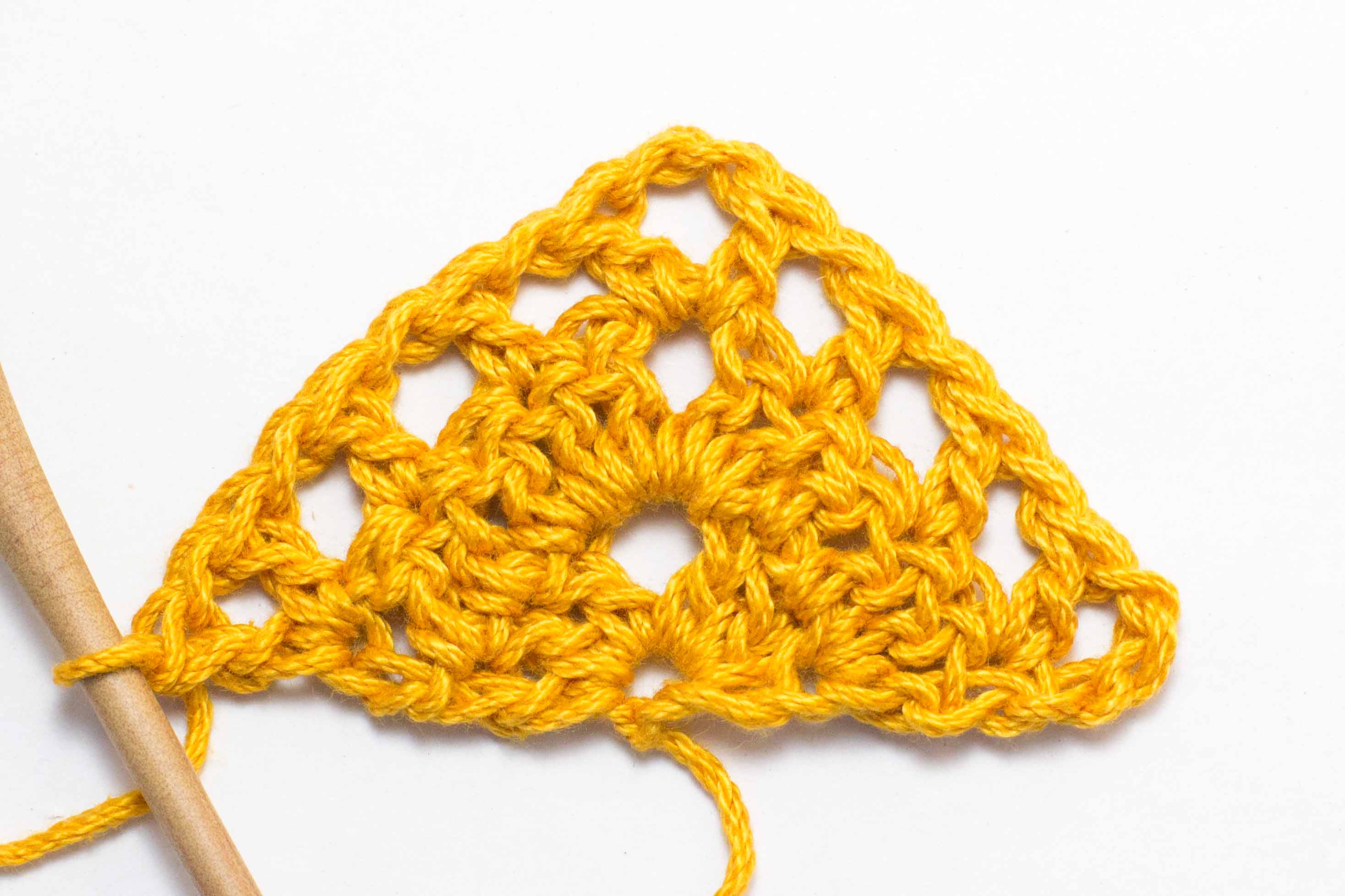 Crochet Honey Bird Triangle Scarf - A Stylish and Versatile Accessory for Any Wardrobe