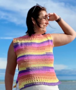 Create Your Own Stunning Crochet Top with V-Neck on the Back - A Beginner's Guide