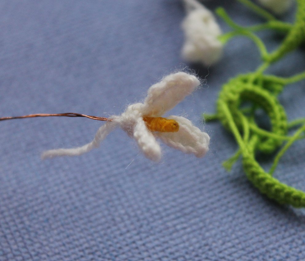 Create an Adorable Crochet Easter Nest with Charming Snowdrops for Your Spring Decor