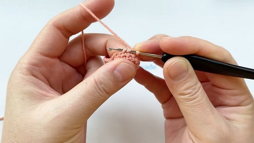 Create Your Adorable Crochet Heart Swing Hair Clip with This Simple Pattern Guide