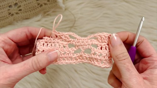 Master the Crochet Daisy Stitch: A Step-by-Step Guide to Floral Crochet Patterns