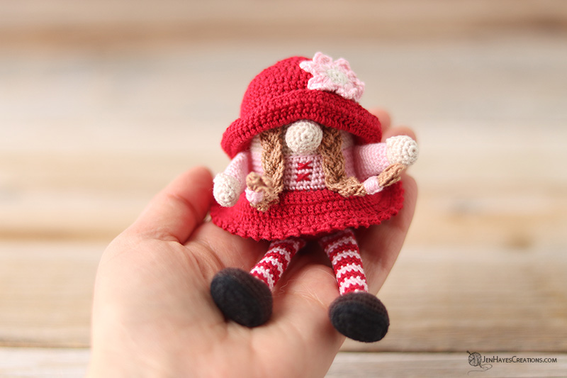 Create Your Own Crochet Girl Gnome: A Step-by-Step Guide for Crafting Adorable Yarn Creations
