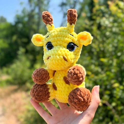 Crochet Ginny the Giraffe Amigurumi