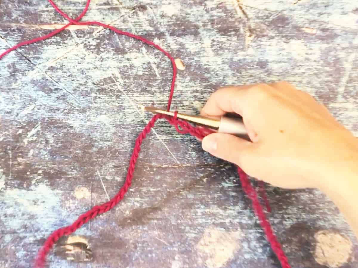 Create Your Own Cozy Crochet Infinity Scarf: A Step-by-Step Guide