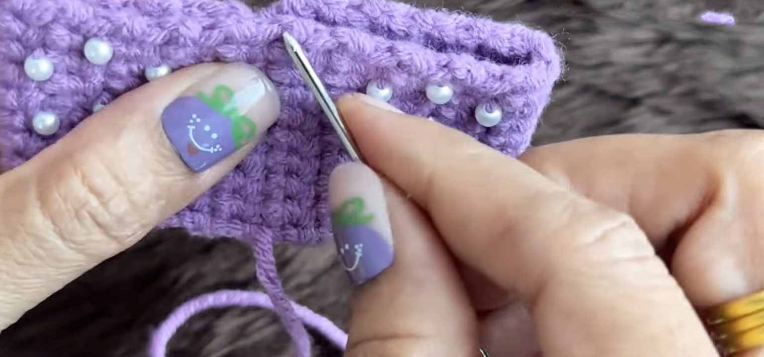 Create Your Own Crochet Beaded Bow Hair Tie: A Fun and Stylish Accessory for Every Occasion