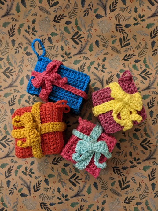 Create Beautiful Crochet Christmas Present Ornaments for Your Holiday Decorations Create Beautiful Crochet Christmas Present Ornaments for Your Holiday Decorations