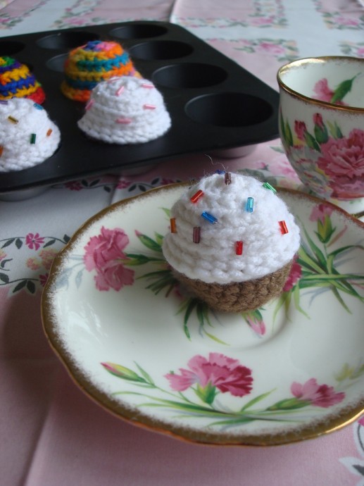 Create Adorable Crochet Mini Birthday Cupcakes for Any Celebration