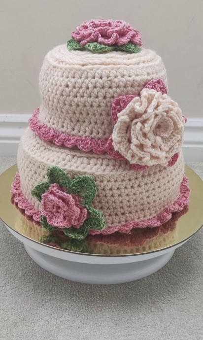 Easy Crochet Birthday Cake – Free Pattern
