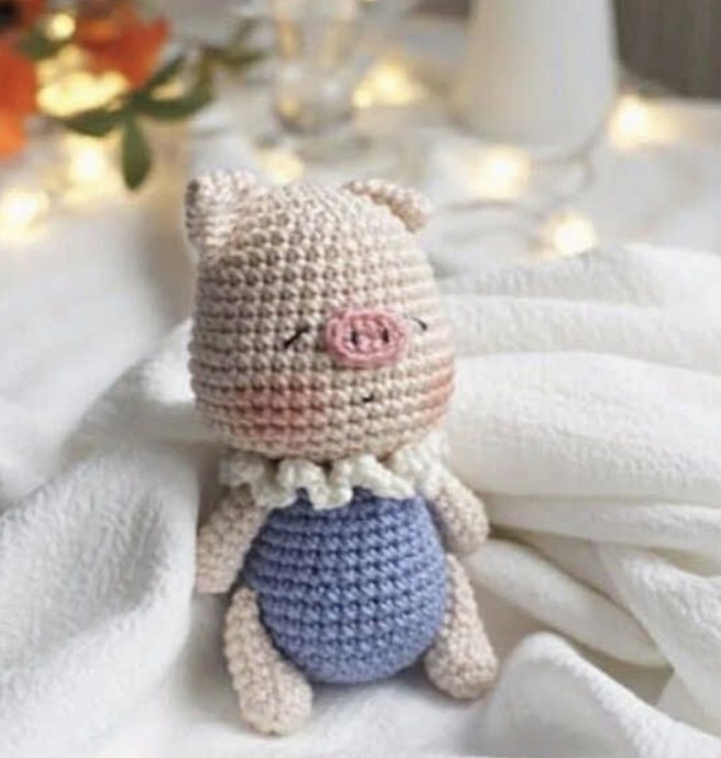 Crochet Sleeping Pig (Free Pattern)