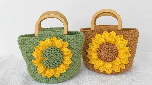 Create Your Own Crochet Sunflower Handbag: A Step-By-Step Guide to Stylish Accessories