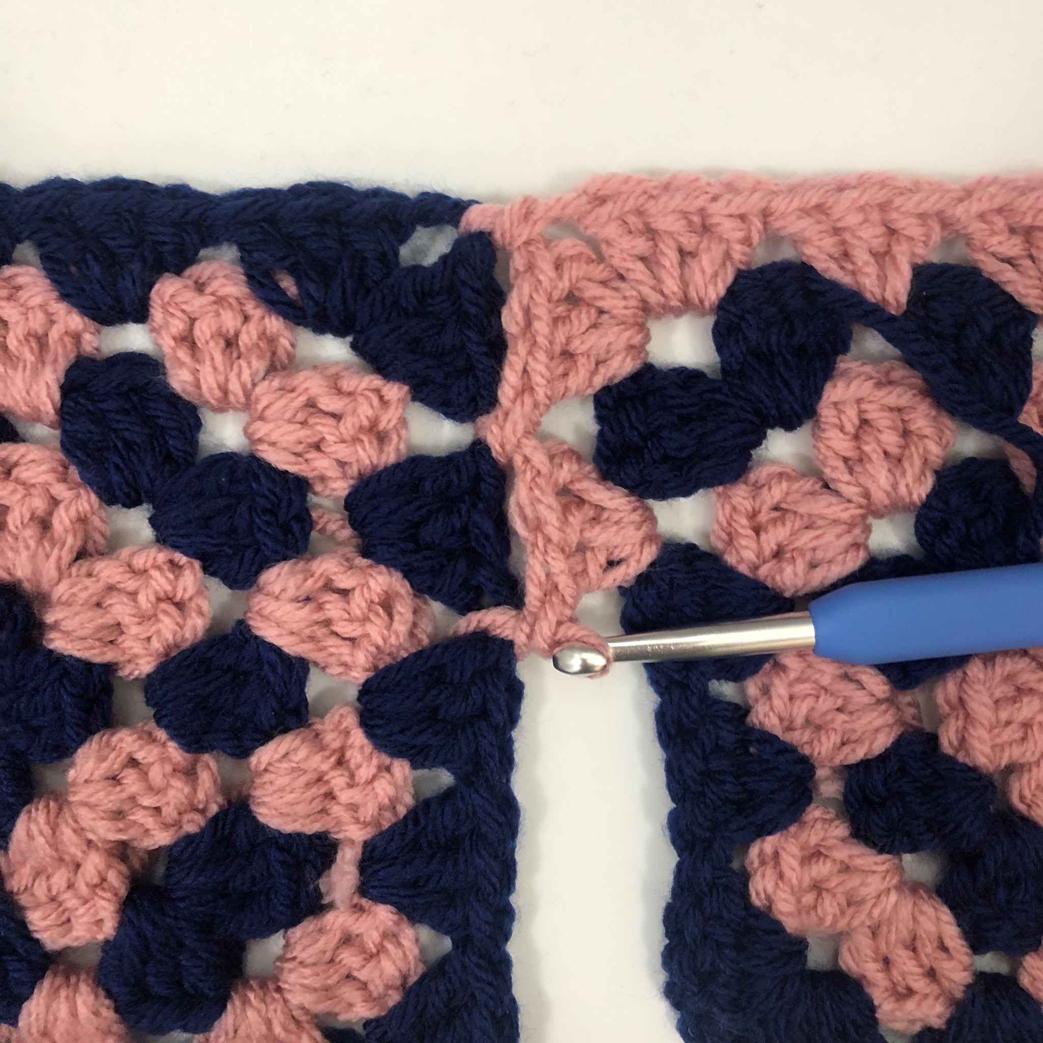 Crafting a Cozy Crochet Granny Square Scarf: A Step-by-Step Guide for All Skill Levels