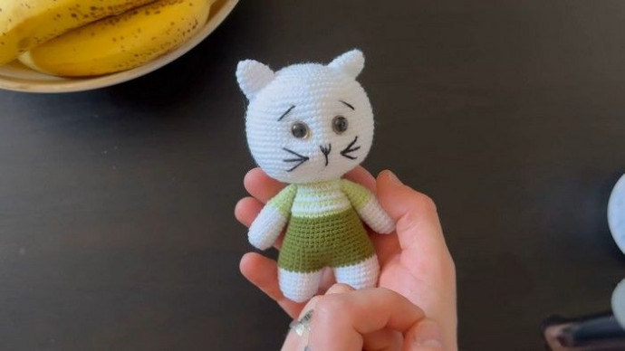 How to Crochet an Adorable Amigurumi Kitty in a Cute Dress - Step-by-Step Guide