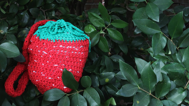 Create Your Own Adorable Crochet Strawberry Bag - A Fun DIY Accessory Create Your Own Adorable Crochet Strawberry Bag - A Fun DIY Accessory