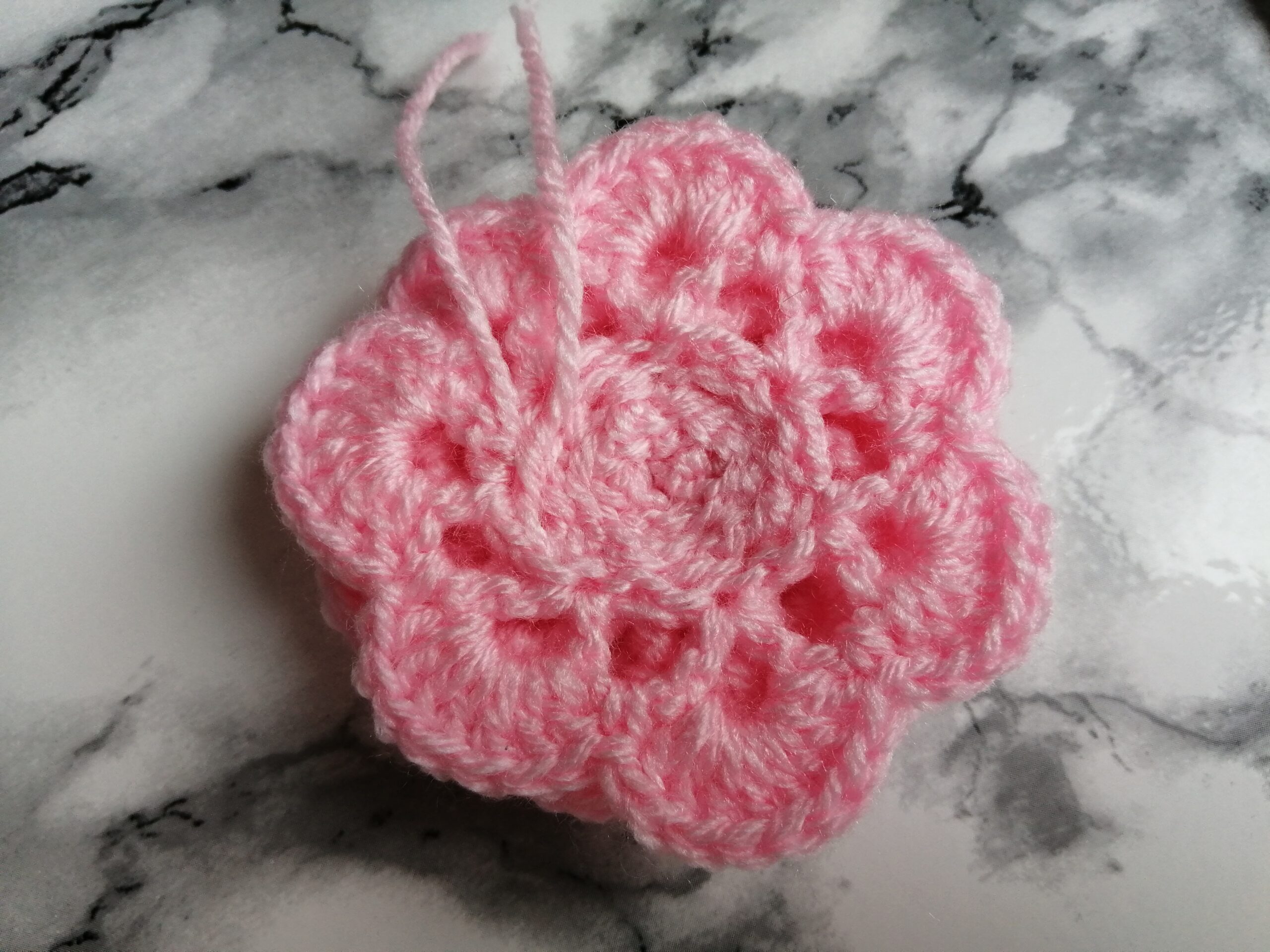 Create a Beautiful Crocheted Rose: Step-by-Step Guide for Beginners