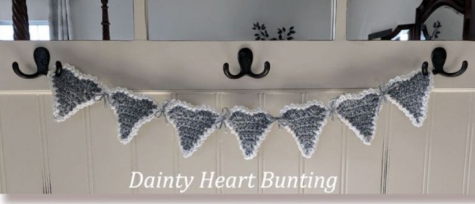 Crochet Dainty Heart Bunting (Free Pattern)