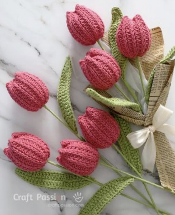 Crochet Adorable Tulip