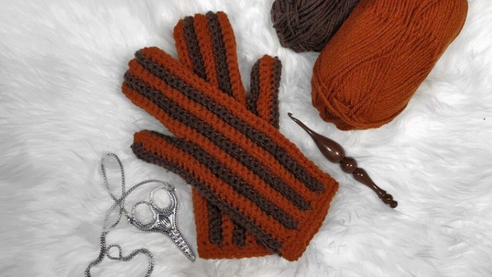 Create Cozy One Piece Mittens with This Easy Crochet Pattern Create Cozy One Piece Mittens with This Easy Crochet Pattern
